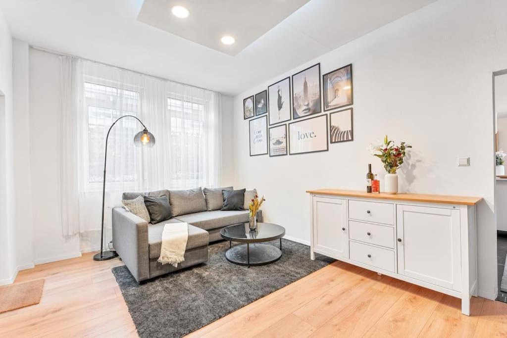 3-Zimmer-Wohnung In 莱昂贝格 外观 照片